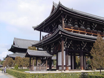 東福寺三門と本堂