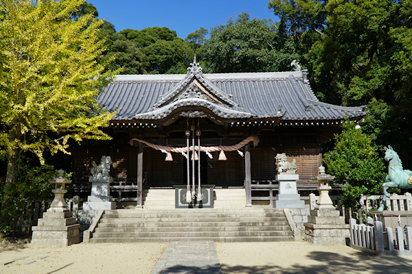 葺田八幡神社拝殿