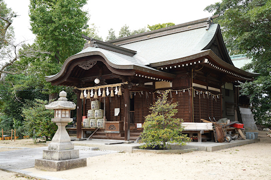 平石井神社拝殿
