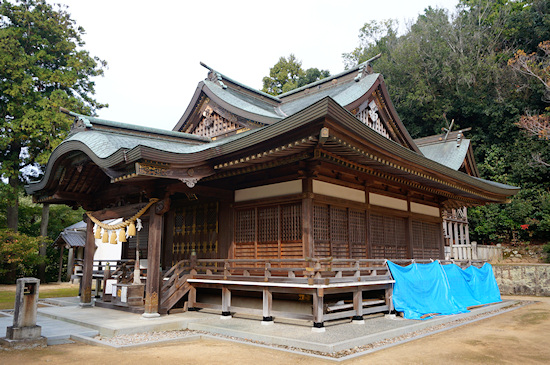 富田神社拝殿・本殿